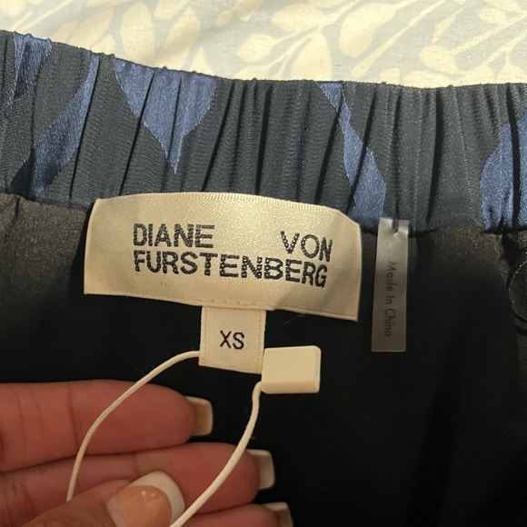 DVF off shoulder blouse - Picture 2 of 3